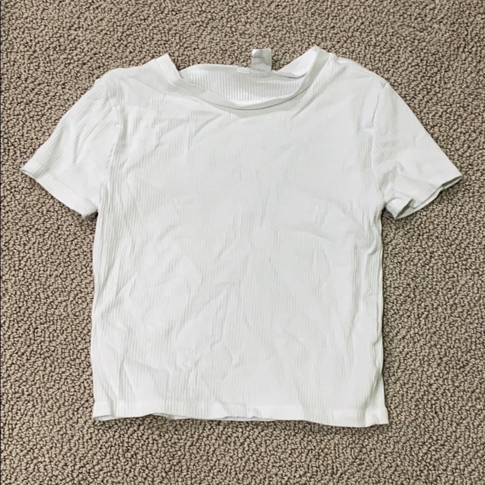 white t shirt
